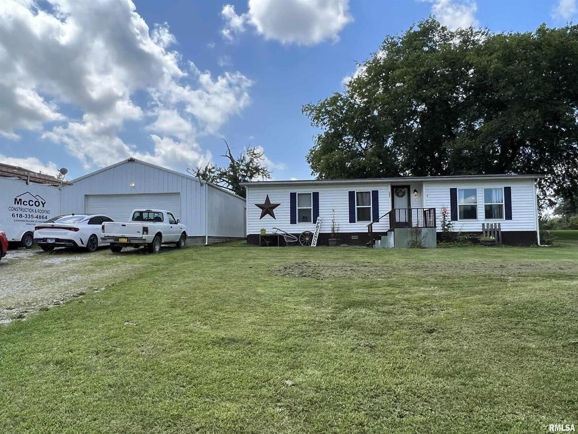 206 N 1st St., Dahlgren, IL 62828