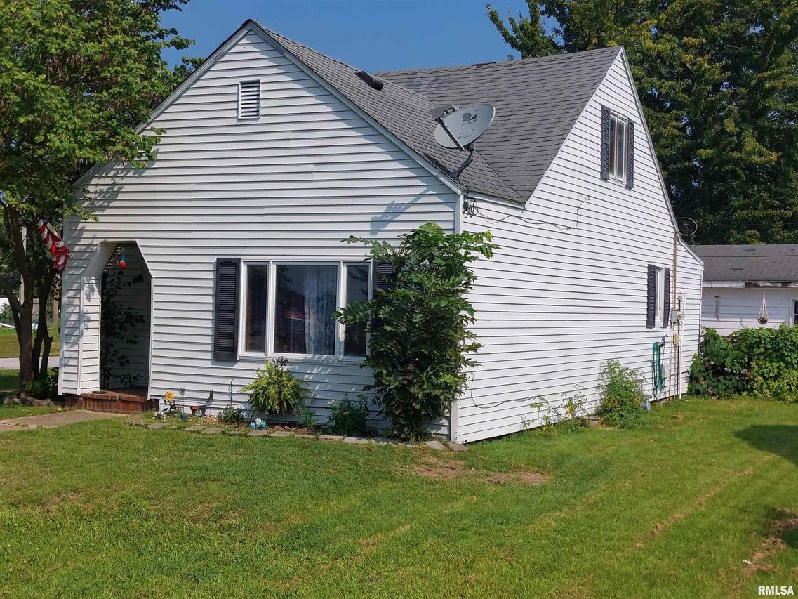 600 Green St., Woodlawn, IL 62898