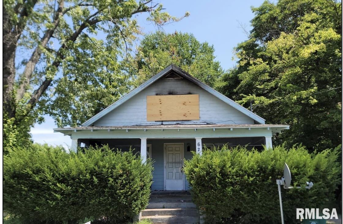 625 N Oakland Ave., Carbondale, IL 62901