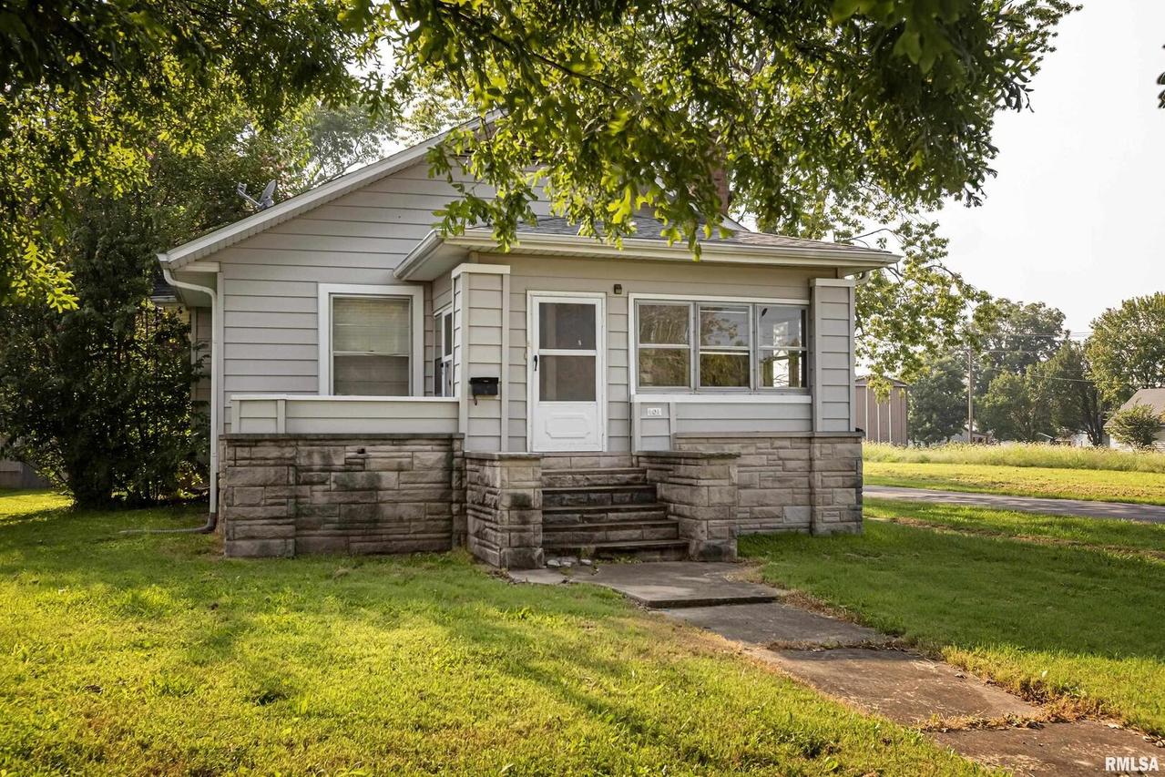 101 S 11th St., Herrin, IL 62948
