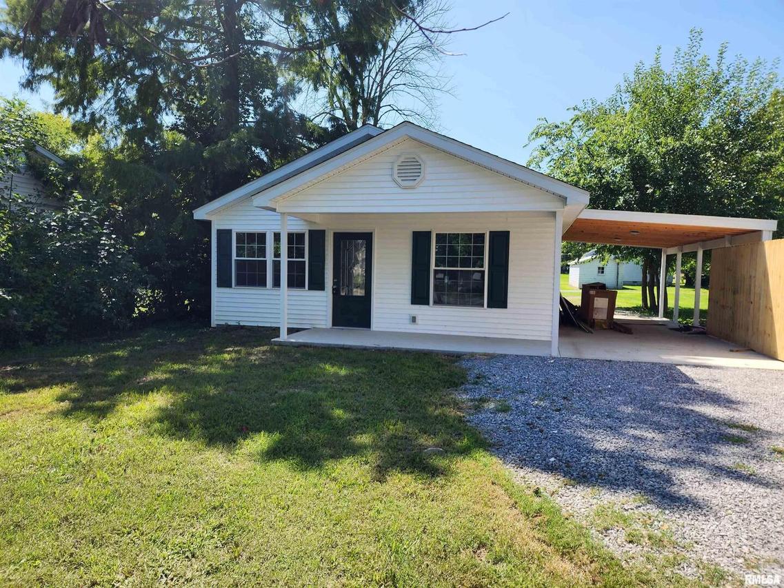 121 Sloan St., Harrisburg, IL 62946