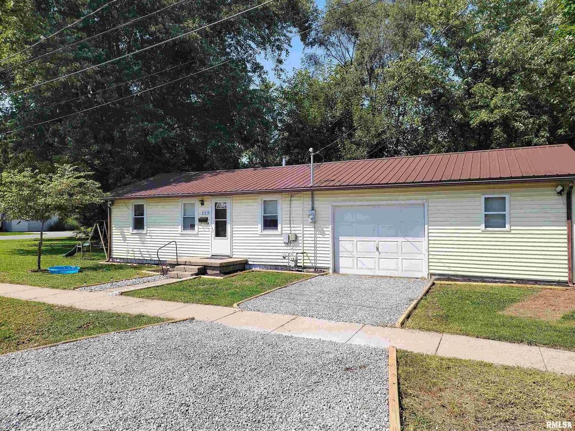 309 E Washington St., Flora, IL 62839