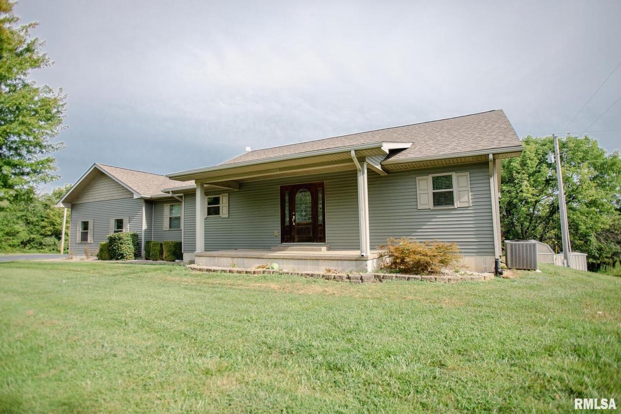 676 Skyline Dr., Cobden, IL 62920