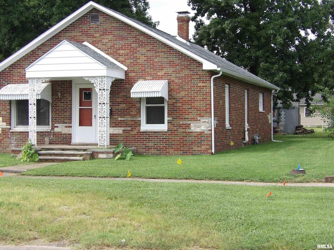 407 S Logan St., West Frankfort, IL 62812
