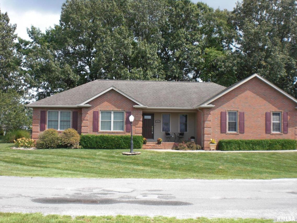 202 Twin Lakes Dr., Carterville, IL 62918