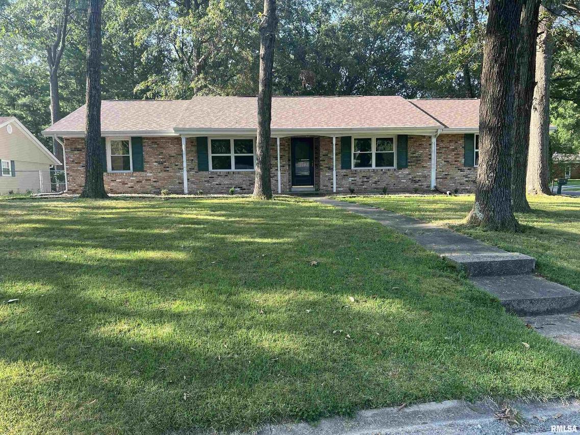 15 N Edgewood Ln., Centralia, IL 62801