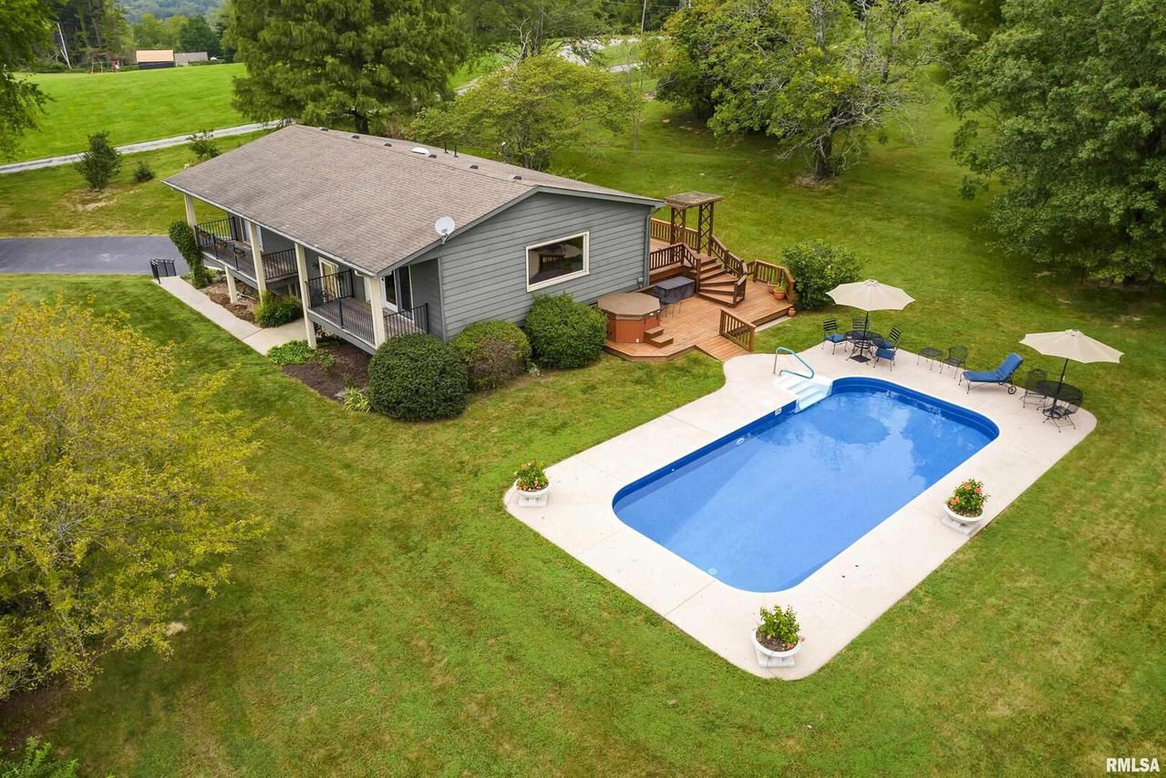 219 Bainbridge St., Cobden, IL 62920