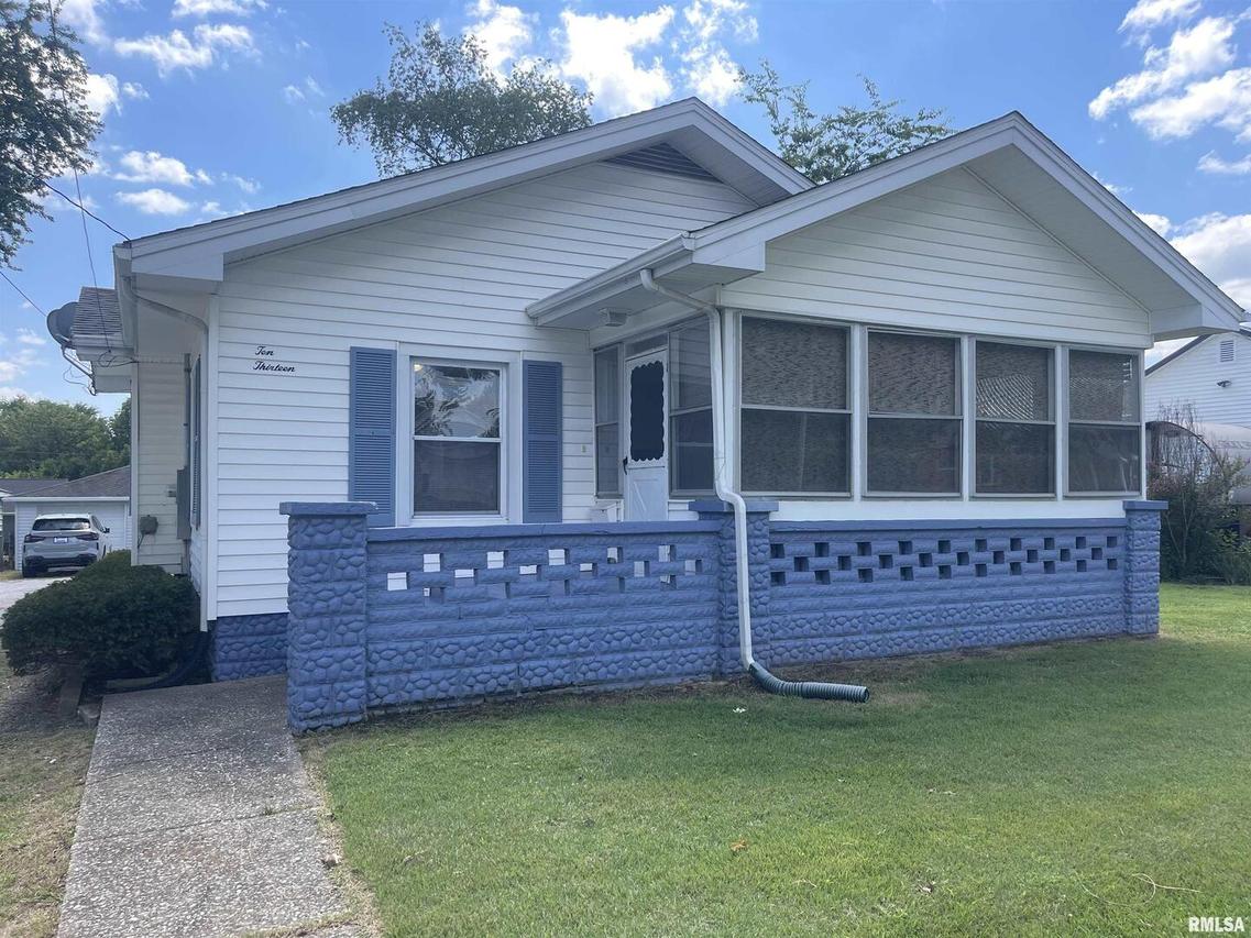 1013 W White St., Marion, IL 62959