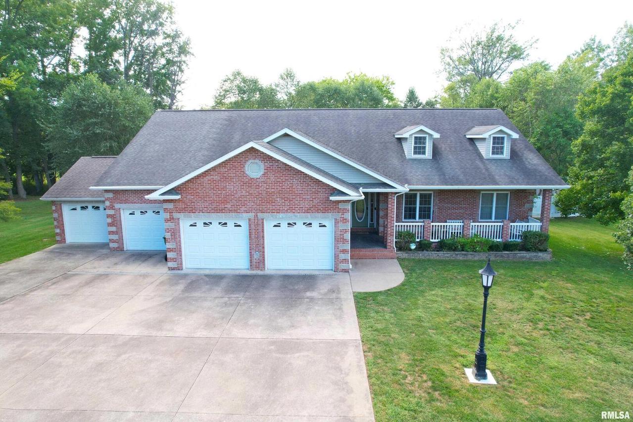 1900 Colonial Dr., Marion, IL 62959