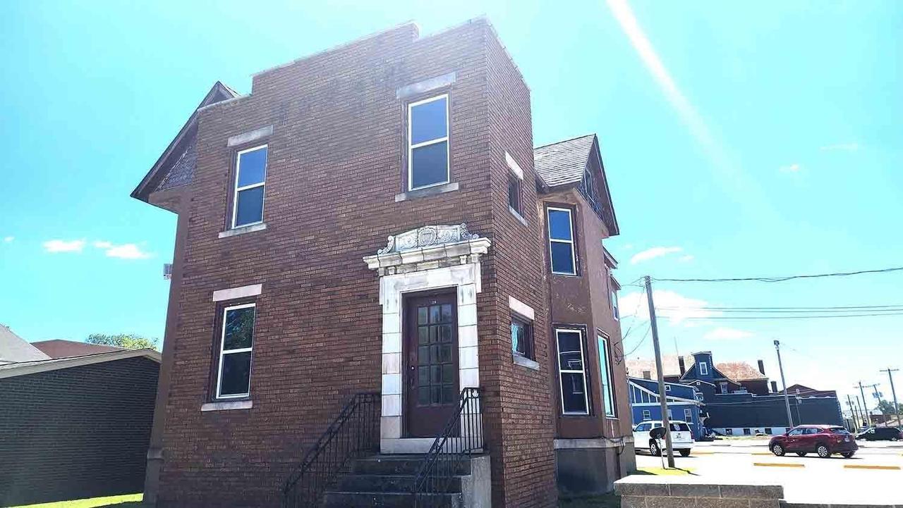 329 E Broadway, Centralia, IL 62801