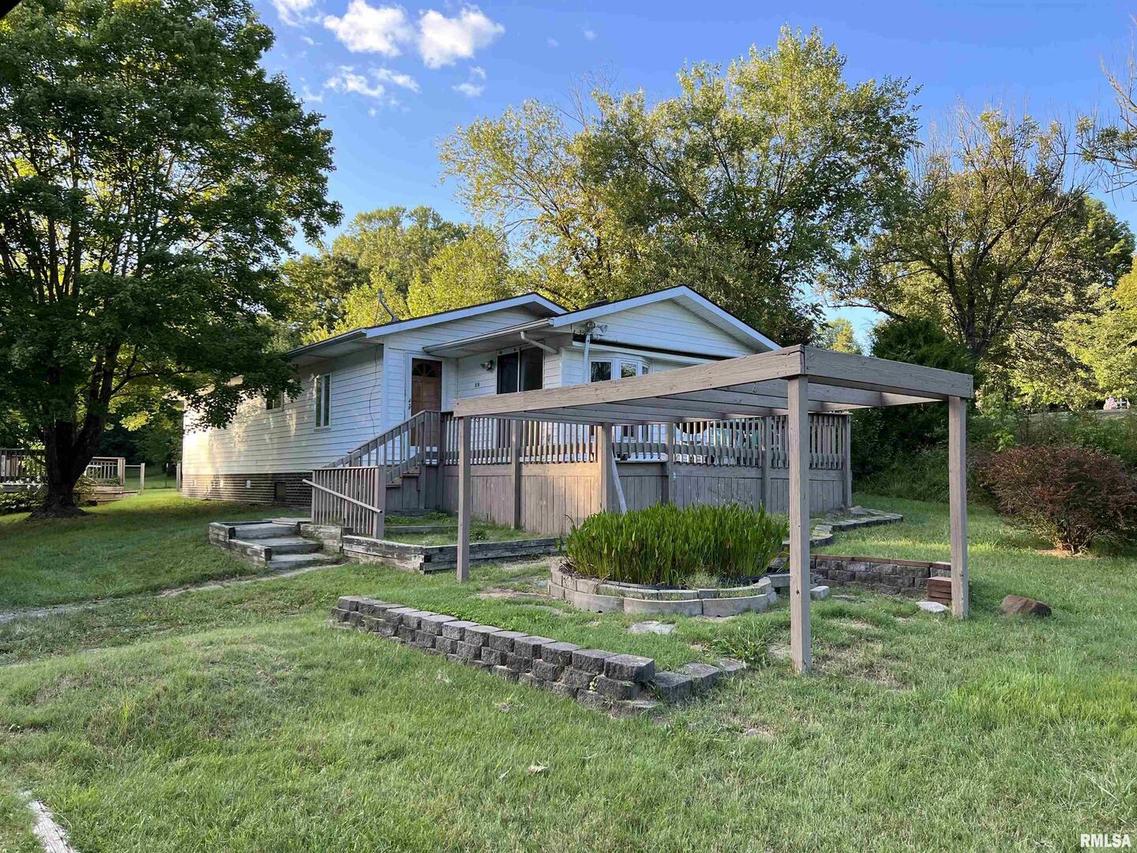 517 N Appleknocker Dr., Cobden, IL 62920