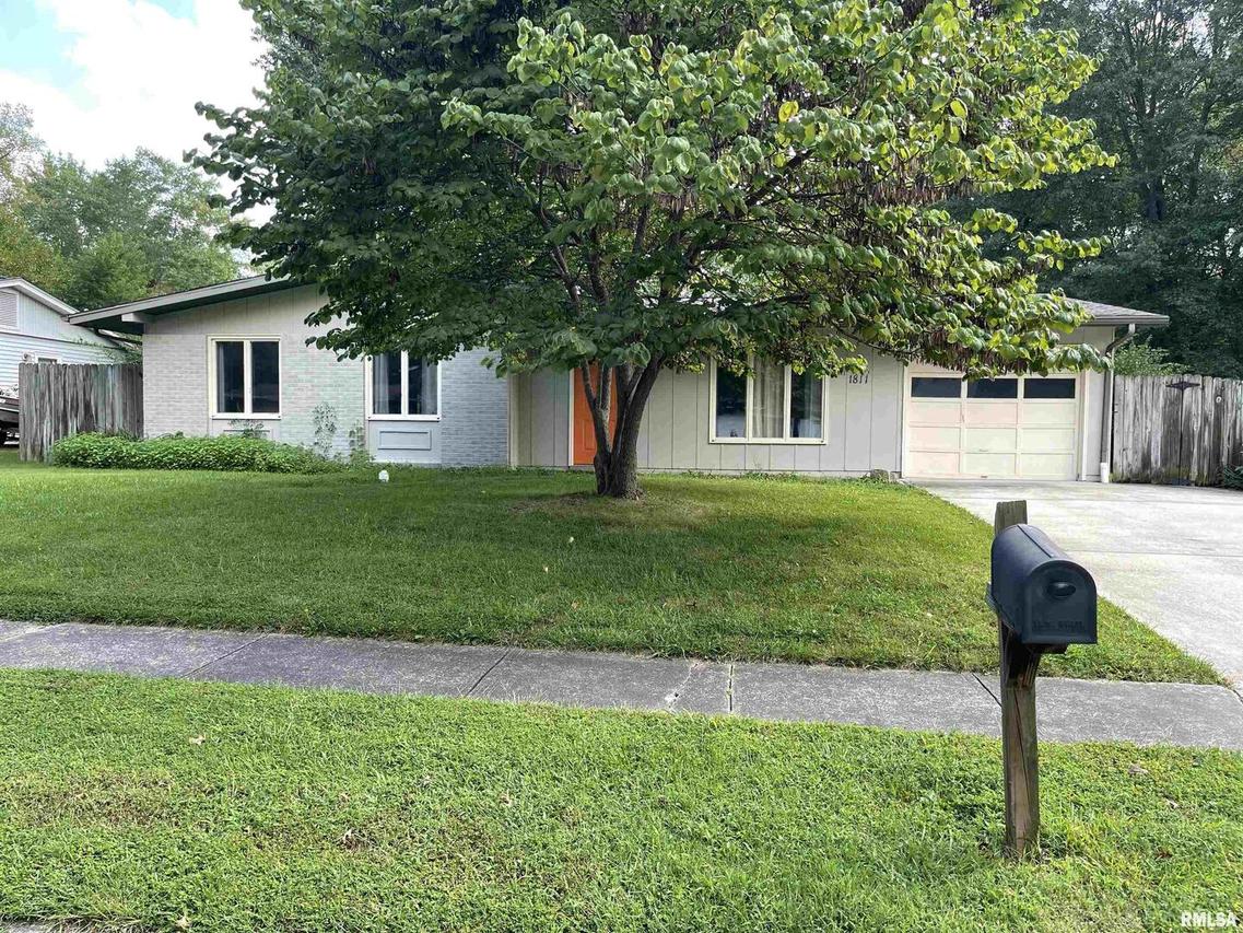 1811 W Freeman St., Carbondale, IL 62966