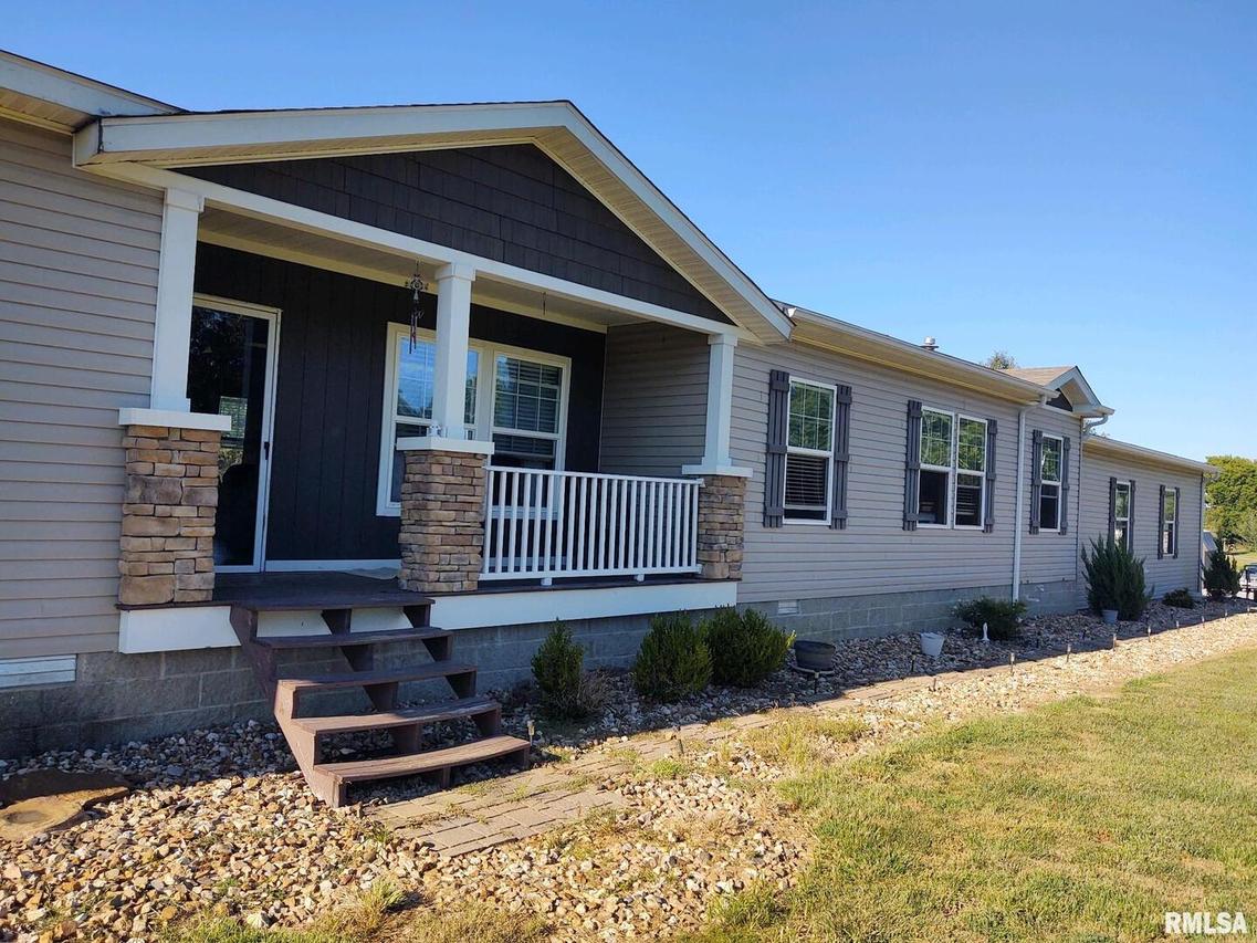 1480 Hound Dog Ridge Rd., Vienna, IL 62995