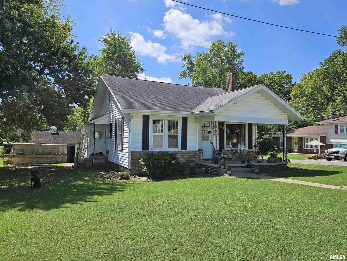 925 Cedar St., Harrisburg, IL 62946