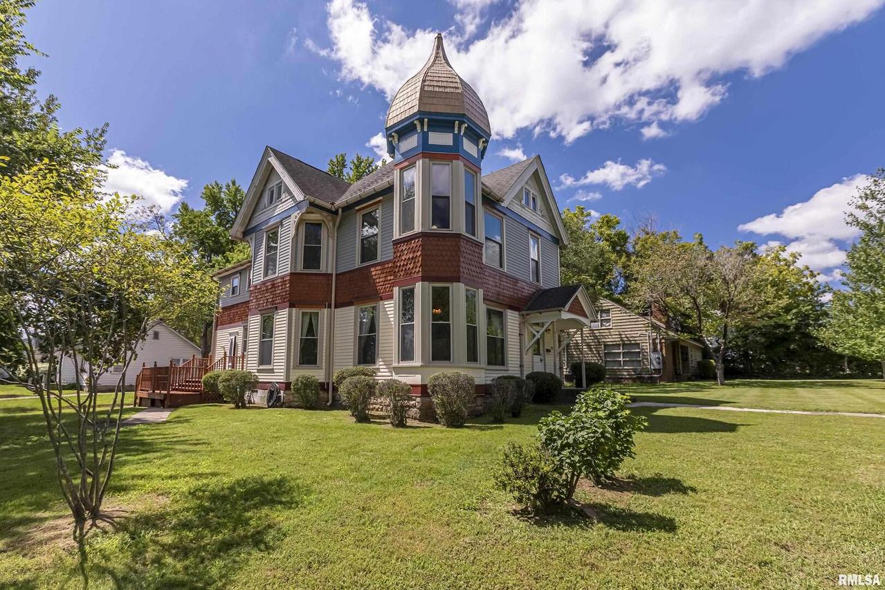 601 W Oak St., Carbondale, IL 62901