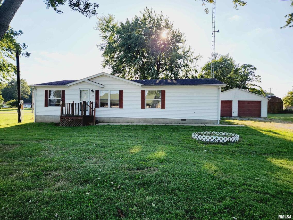 204 W Main St., Waltonville, IL 62894