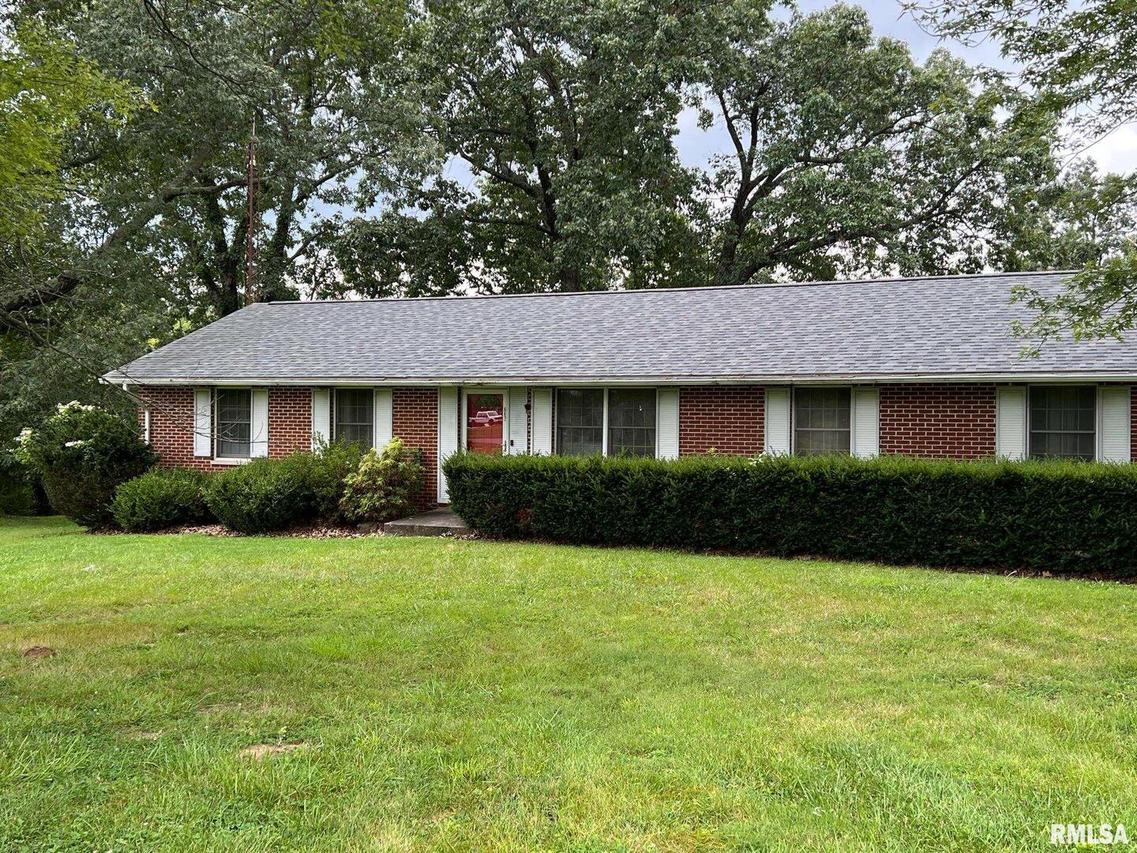 236 Carbon Lake Rd., Murphysboro, IL 62966