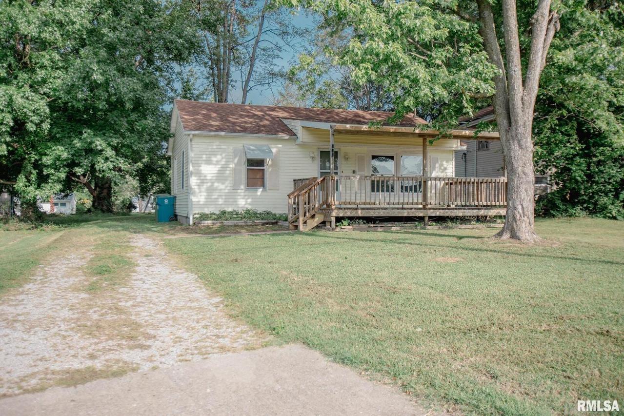 102 Industrial Dr., Anna, IL 62906