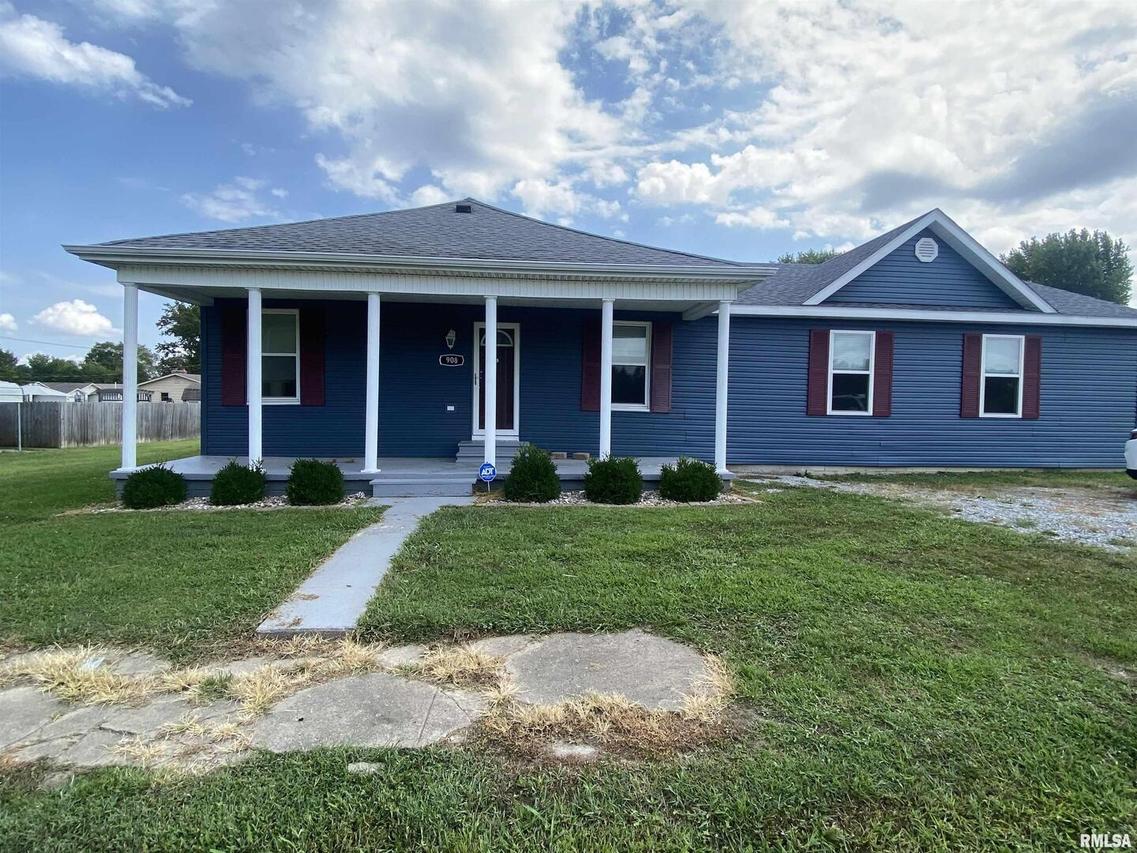 908 N Bryan St., West Frankfort, IL 62896