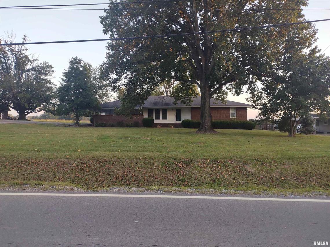 601 W Randolph St., Mcleansboro, IL 62859