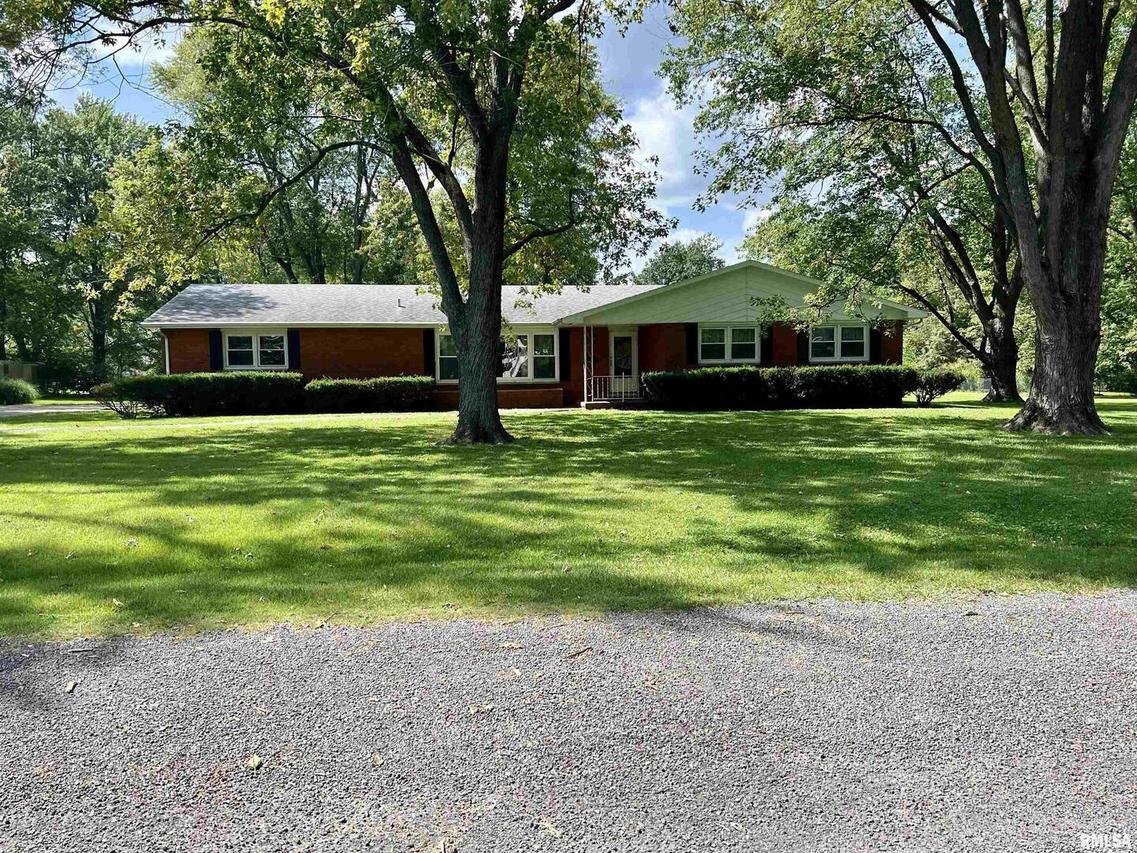 5 Estate Dr., Centralia, IL 62801
