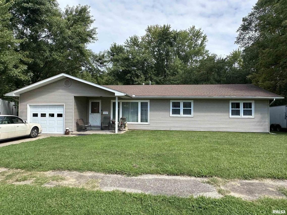 710 Farris St., Carterville, IL 62918