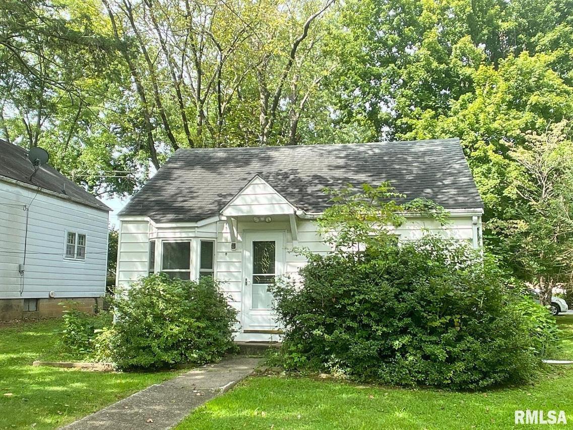 708 N James St., Carbondale, IL 62901