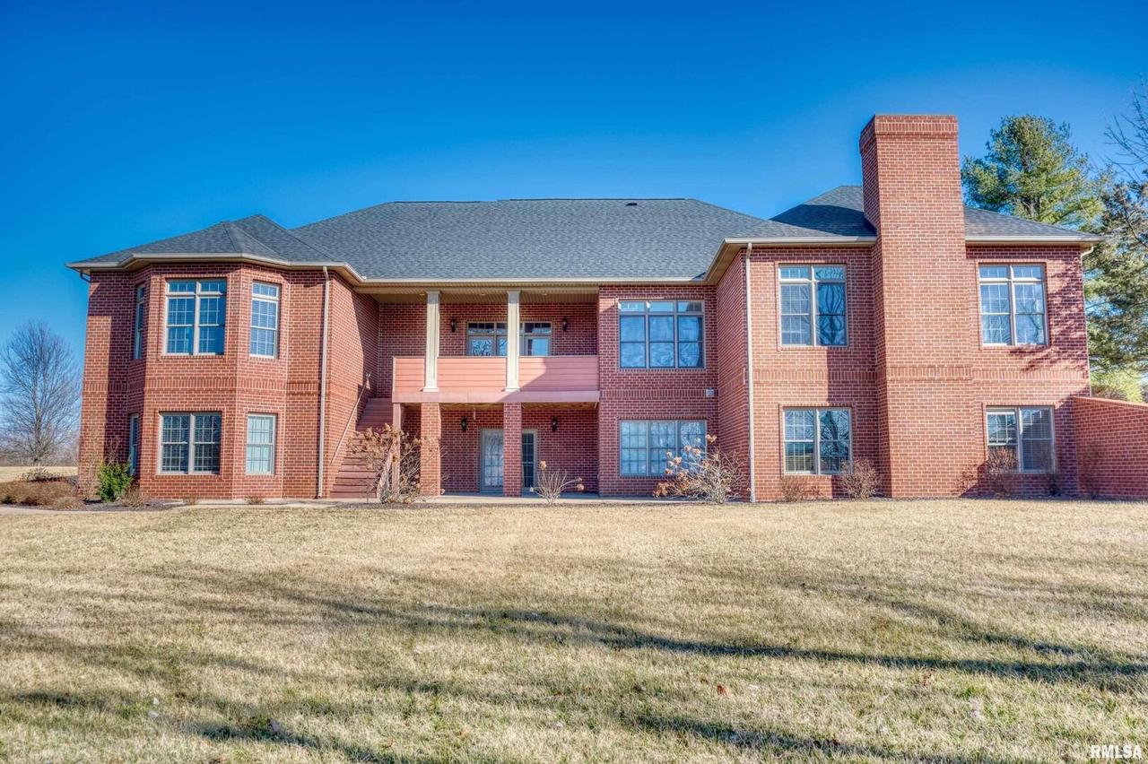 107 Stone Lake Dr., Makanda, IL 62958