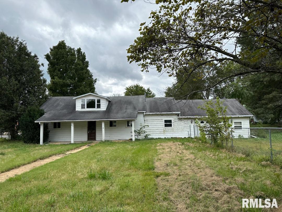 814 Mckinley St., Benton, IL 62812