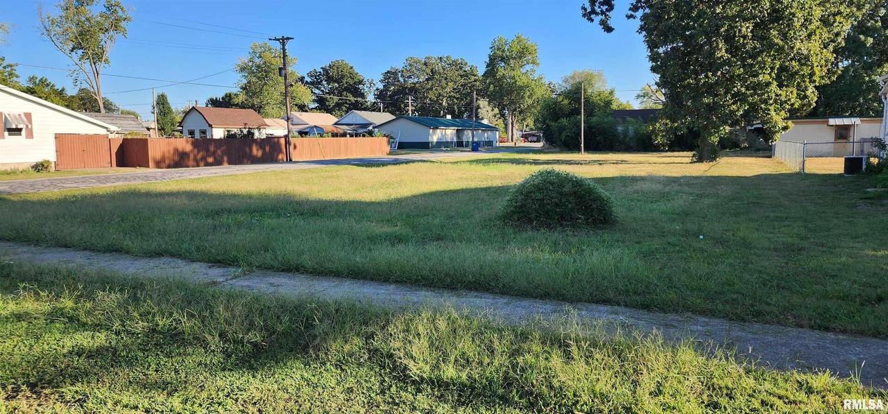 601 W Callie St., Sesser, IL 62884