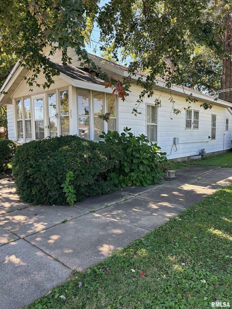 21and 25 S Walnut St., Tamaroa, IL 62888