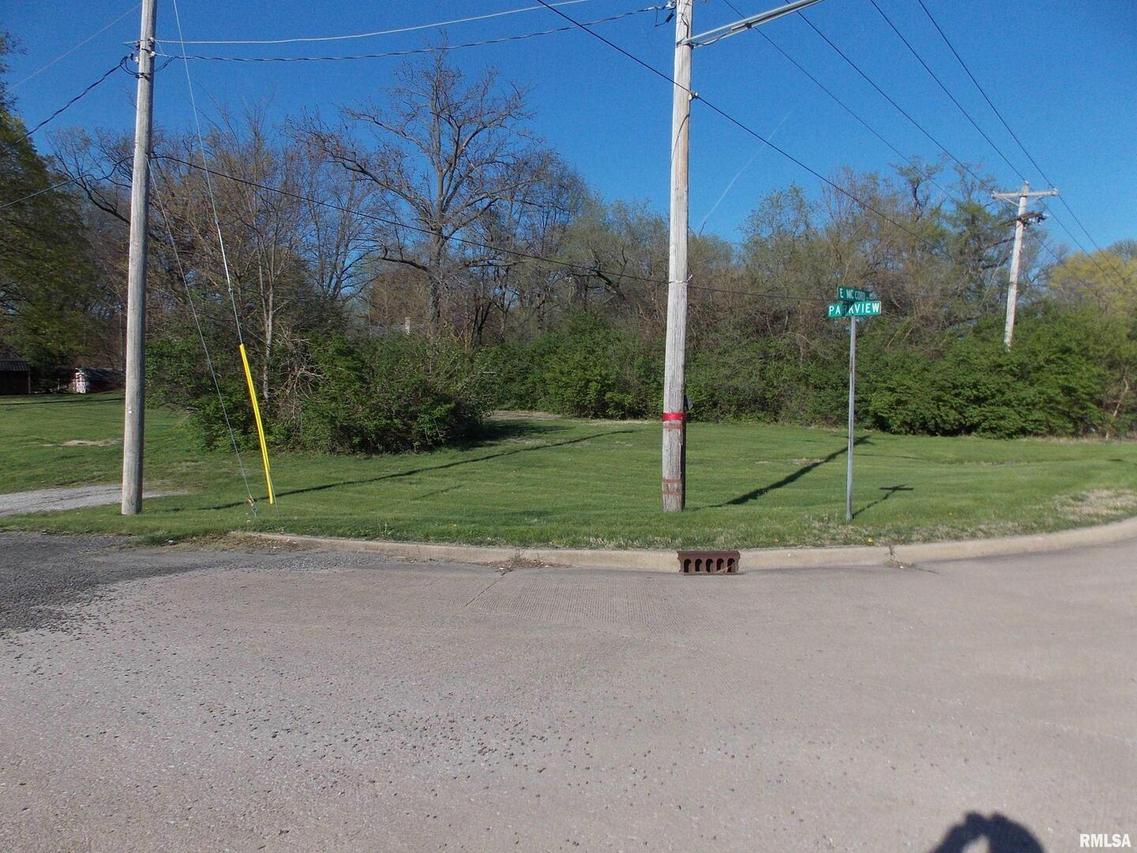 11 Parkview Dr., Centralia, IL 62801