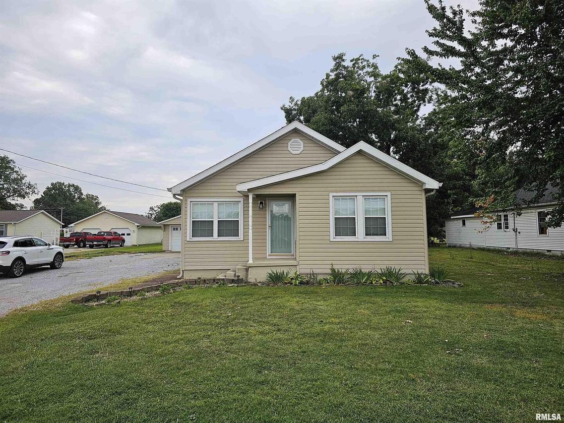 744 E 12th St., Metropolis, IL 62960