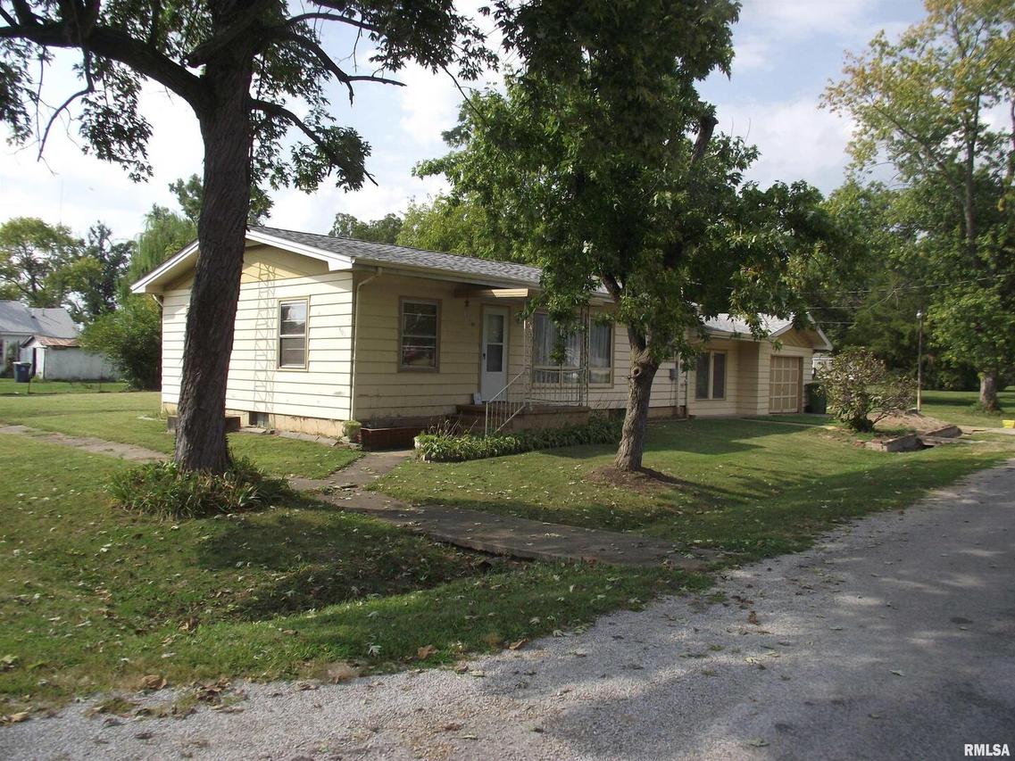 601 Washington Ave., Dowell, IL 62927
