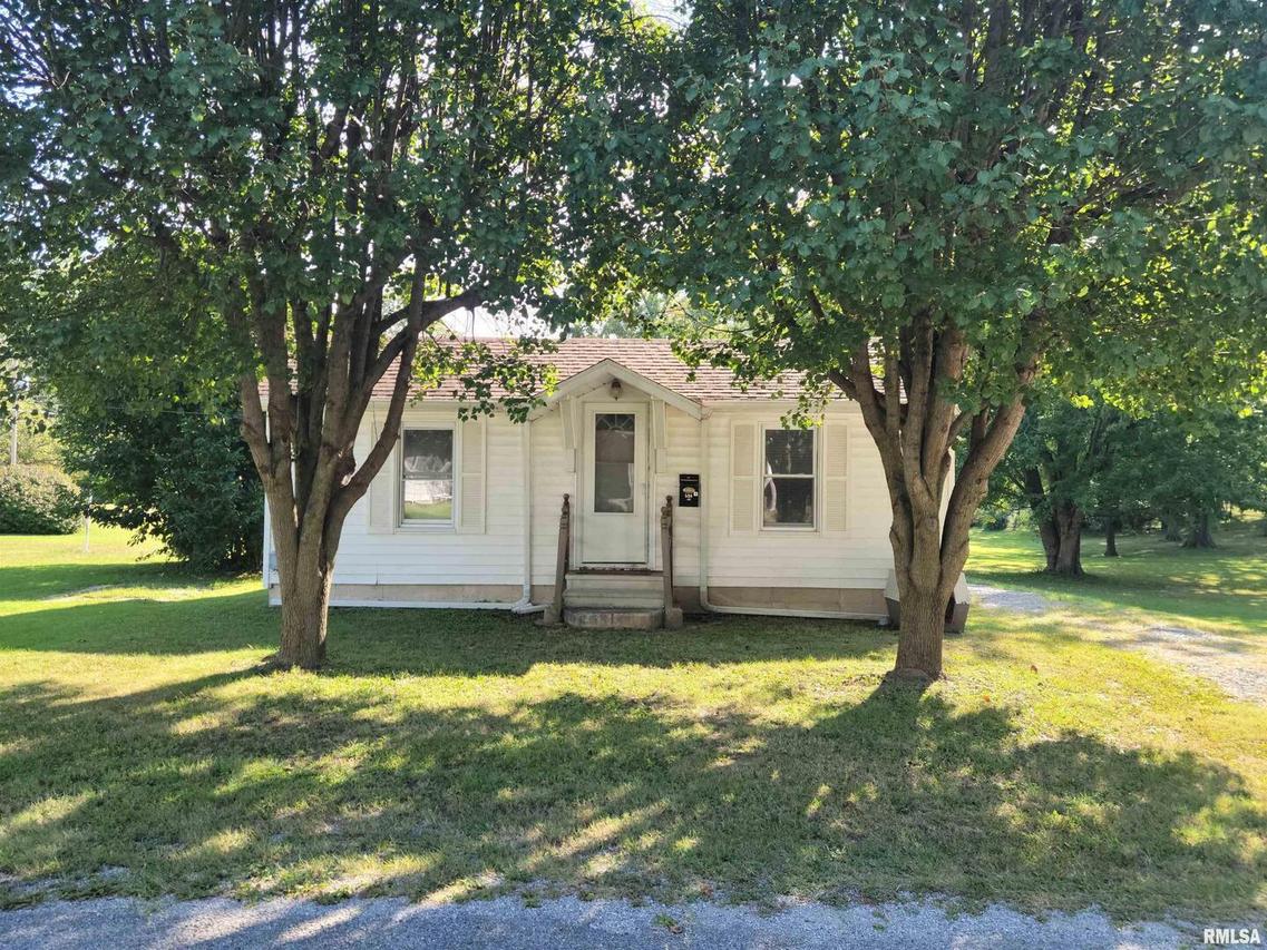 506 N 9th St., Benton, IL 62812