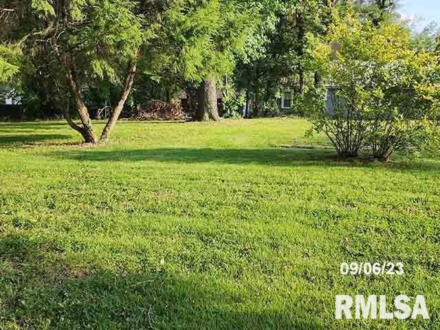 308 SE 7th St., Fairfield, IL 62837