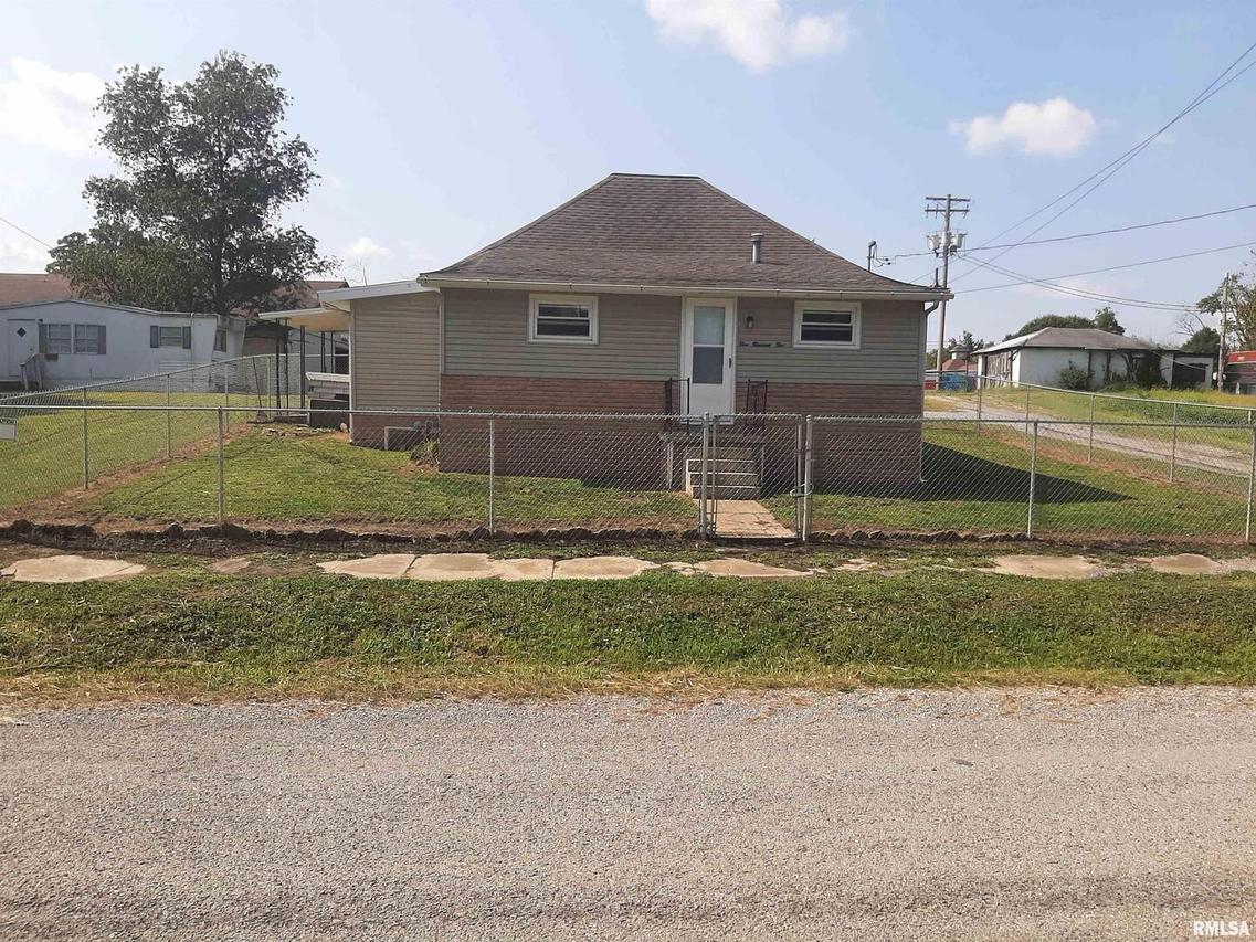 505 S Mulkey St., Christopher, IL 62822