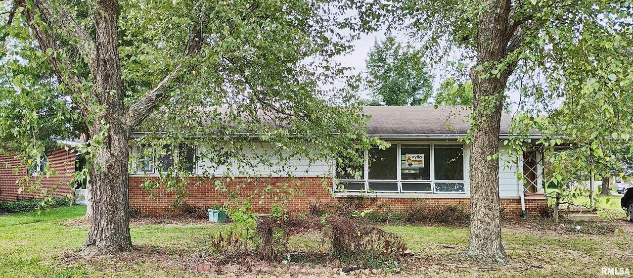 207 Baker Dr., Metropolis, IL 62960