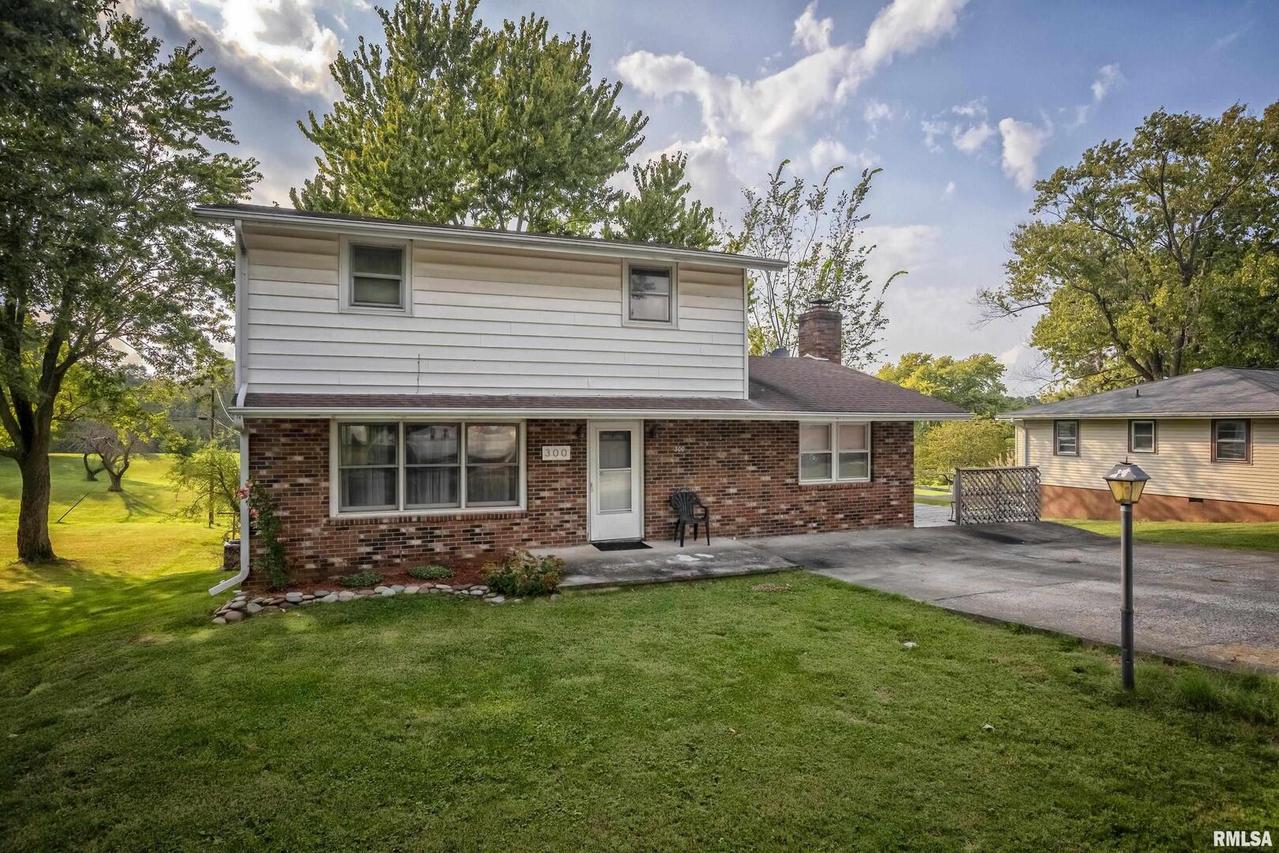 300 N Fly Ave., Goreville, IL 62939