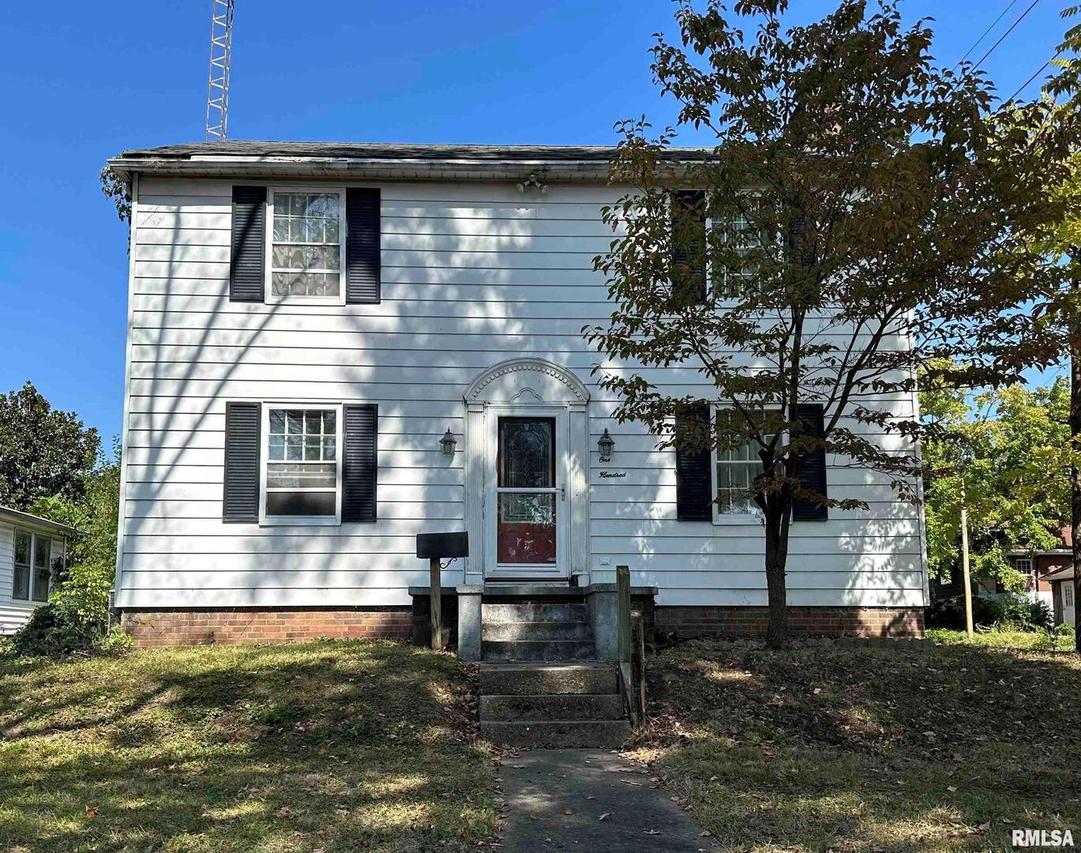100 W Lincoln St., Harrisburg, IL