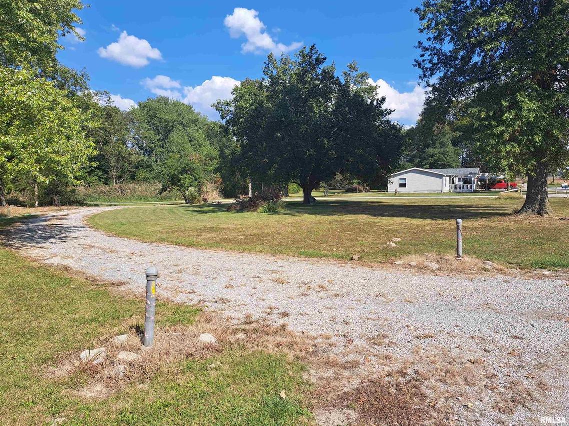 9320 E Chestnut Rd., Mt Vernon, IL 62864