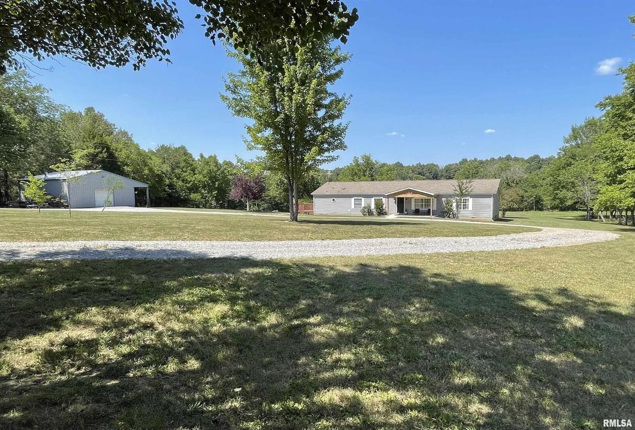 3215 Old Metropolis Rd., Vienna, IL 62995