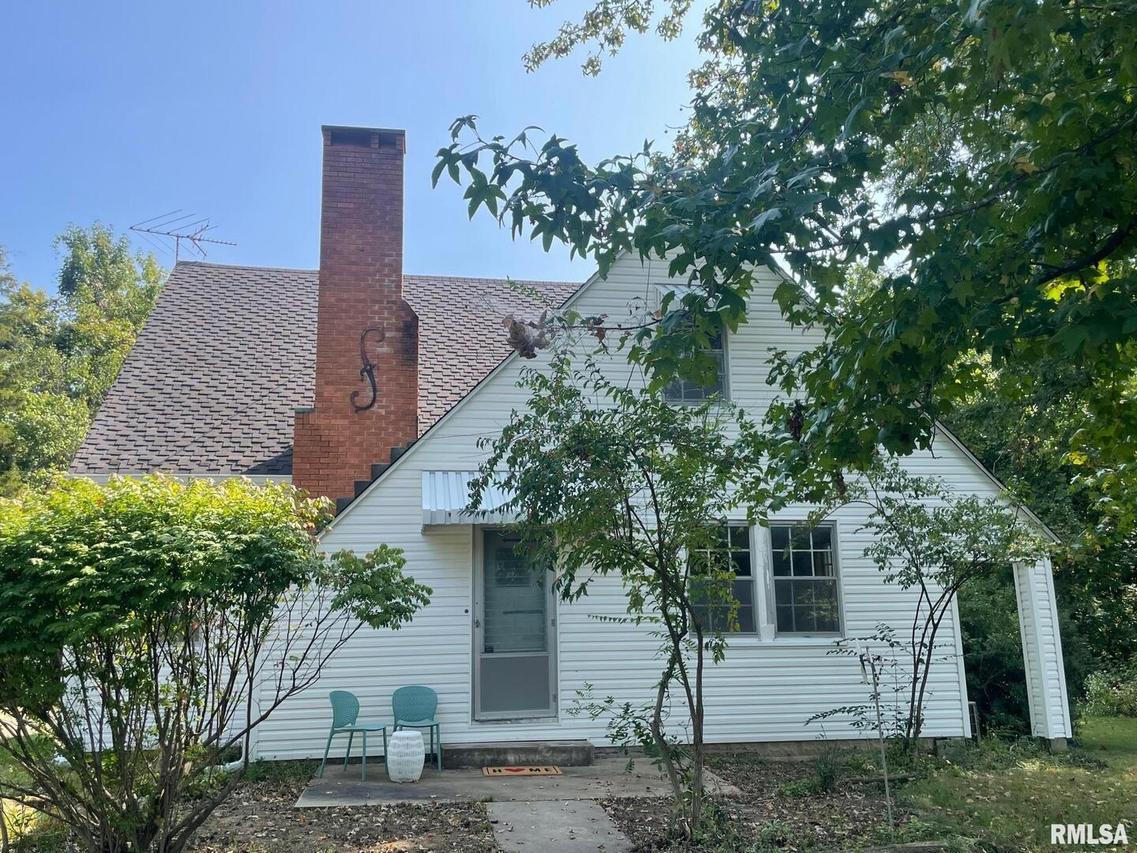 3711 S Illinois Ave., Carbondale, IL 62901