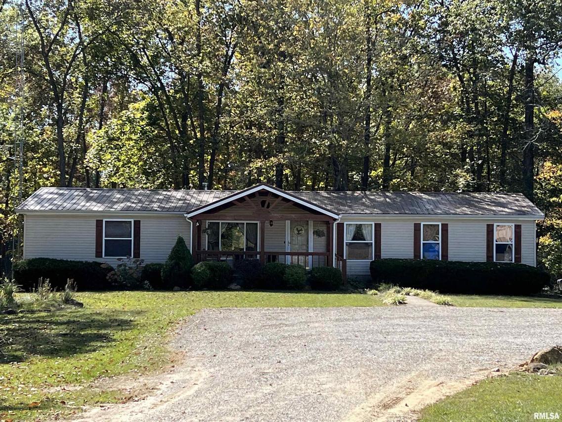 2475 N Oaktree Rd., Olney, IL 62450