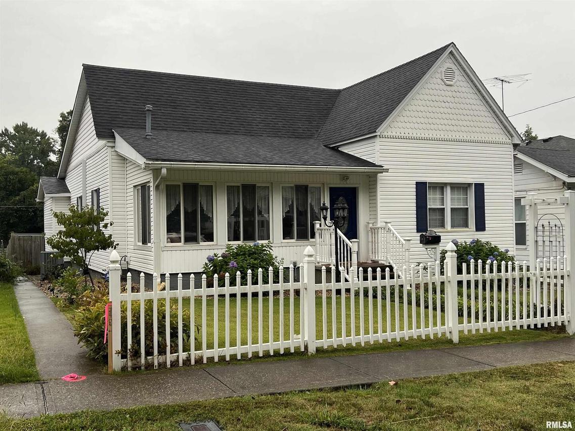 21 W South St., Harrisburg, IL 62946