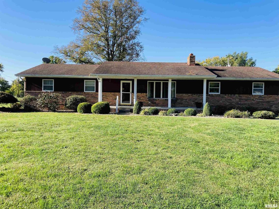 109 N Elm St., Patoka, IL 62875