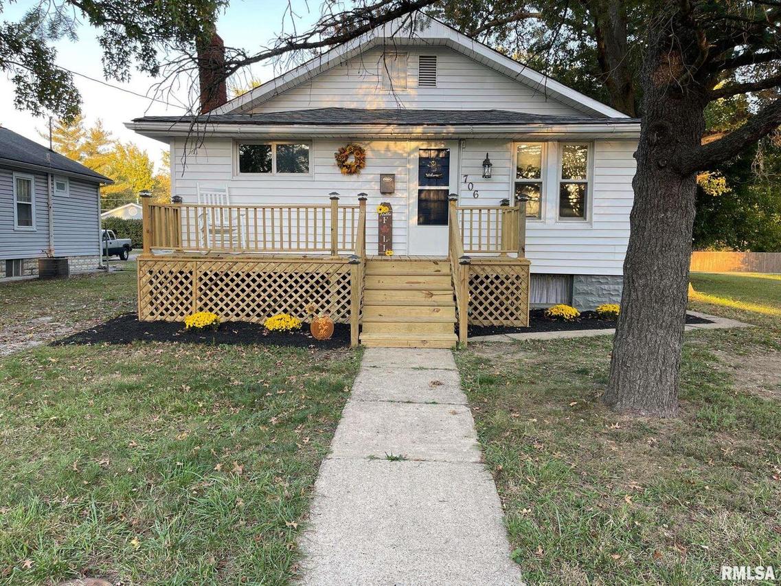 706 N Mcleansboro St., Benton, IL 62812