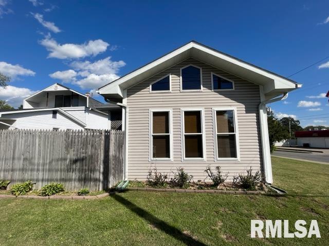 1201 Grand Ave., Johnston City, IL 62951