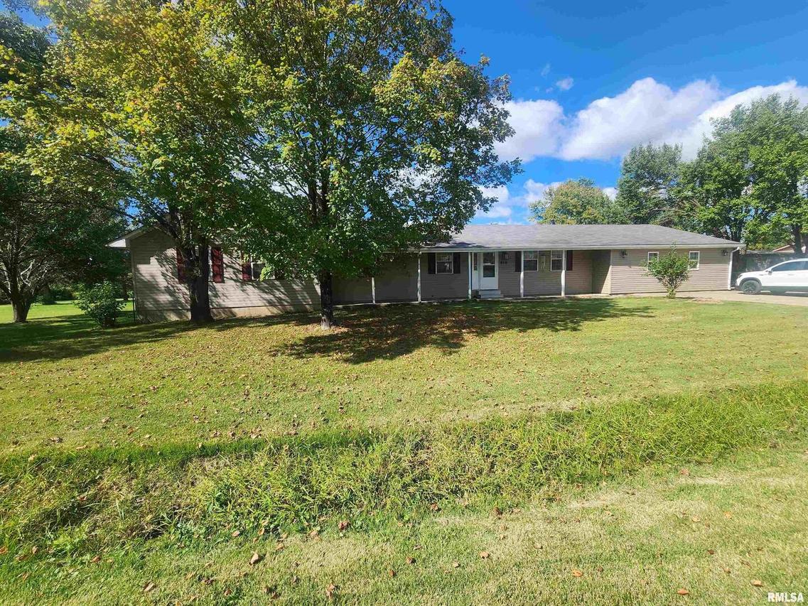 810 Karel Park Rd., Eldorado, IL 62930