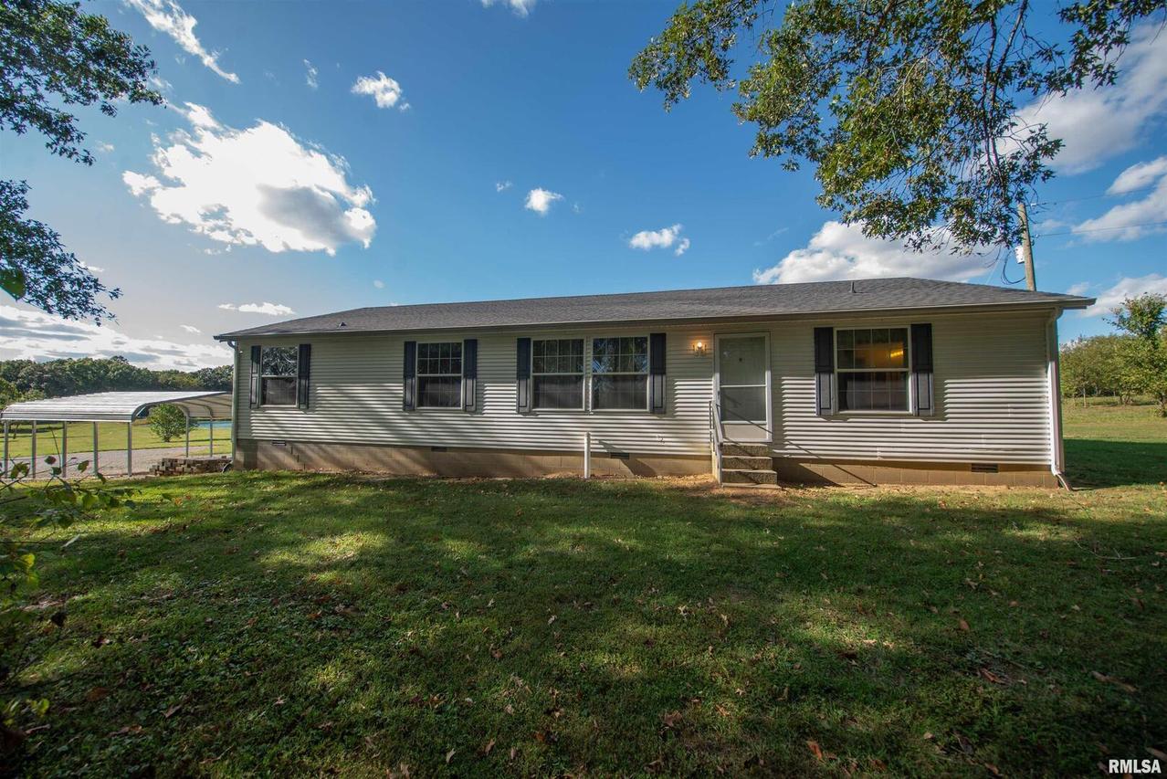 23559 Carlyle Rd., Thompsonville, IL 62890